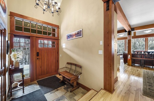 Fairways Ski Chalet | Twin Oaks Chalet: 4BR Ski-In Chalet in Sun Peaks Resort w/Private Hot Tub