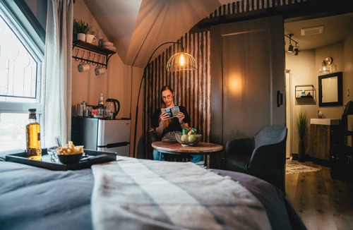 Cayuga Hotel | Twisted Lemon Restaurant & Boutique Inn