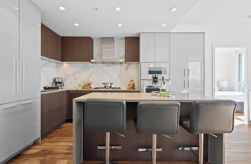 District of North Vancouver Apartment | Two Bedroom & 2Bathroom luxury apartment panorama views , city, ocean