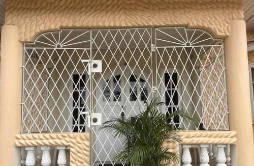 Mandeville House | Two bedroom, One bath Apartment