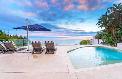 Camps Bay House | Two Views - 8 Bedroom Villa in Camps Bay & Hot Tub