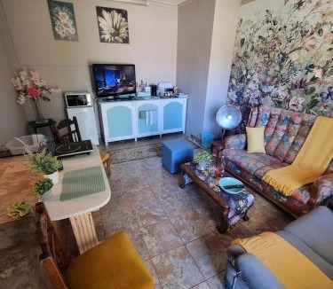 Kraaifontein Apartment | UITZICHT STAY Durbanville Pet Friendly