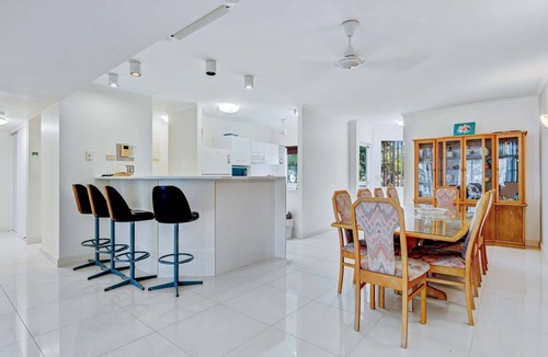 Wongaling Beach House | Ulysses 2 Beach front Apartment