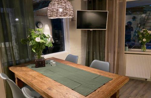 Nieuwe Niedorp Ski Chalet | Uniek vakantiehuisje in rustige en groene omgeving