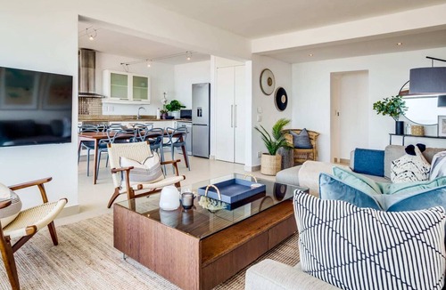Mouille Point Apartment | Uninterrupted Ocean Views in Mouille Point (Atlantic Vistas)