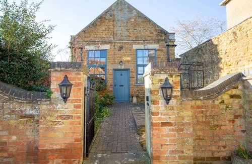 Deddington House | Unique renovated former chapel - Pass the Keys