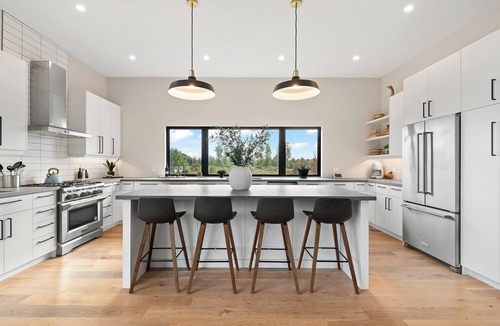 Mono House | Unwind at Elba Haus