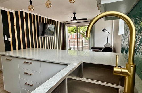 Cape Town City Centre Apartment | Upper East Side, Pool, Parking Book Now!