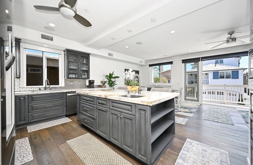 Santa Ana Heights House | Upscale Home with Rooftop Deck, Jacuzzi, & Firepit