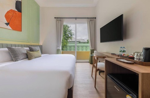 Phra Nakhon Hotel | Upstairs at Ton Ton