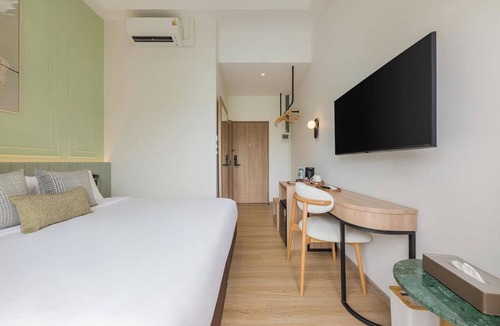 Phra Nakhon Hotel | Upstairs at Ton Ton