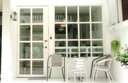 Embassy District House | Urban house