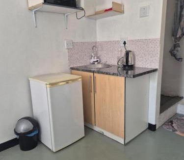 Greater Johannesburg Metropolitan Area Apartment | Urban Retreat Near UJ & Wits Fast Fibre & Secure Stay