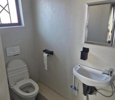 Greater Johannesburg Metropolitan Area Apartment | Urban Retreat Near UJ & Wits Fast Fibre & Secure Stay