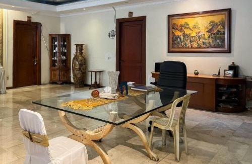 Cipete Utara Hotel | Urbanview de Dharmawangsa Suite Hotel