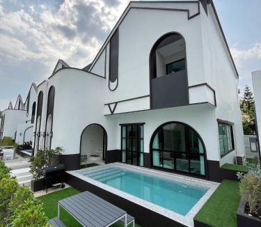 Pak Chong Villa | V Villa Khaoyai