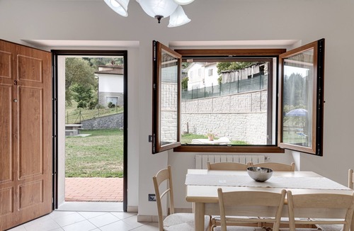 Firenzuola House | Vacation Home "Chalet La Greta with View" with Shared Garden