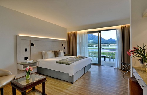 Drakenstein House | Val Du Charron Wine & Leisure Estate