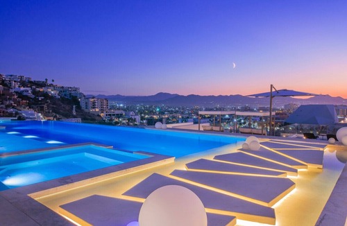 Pedregal Villa | Vegas Dave II Villa Ultra Luxury with Staff