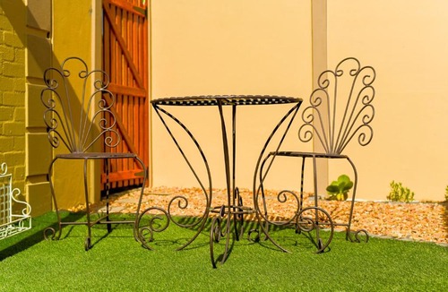 Kraaifontein Apartment | Velvet & Bloom Cottage in Durbanville
