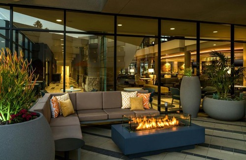 Pierpont Bay Hotel | Ventura Beach Marriott