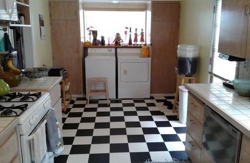 Ventura House | Ventura Oasis on a beautiful, quiet tree lined street, close to downtown & beach