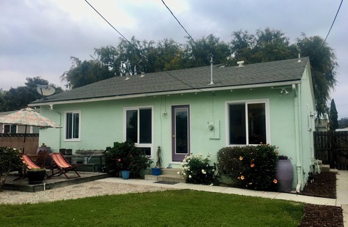 Ventura House | Ventura Oasis on a beautiful, quiet tree lined street, close to downtown & beach