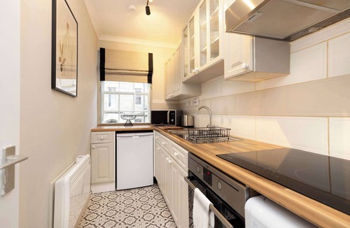 Old Town Apartment | Vibrant Apartment in Edinburgh’s Old Town