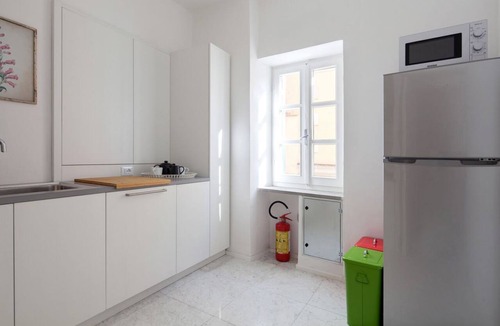 La Spezia Historic Centre Apartment | Vicolo Apartment: 2BDR, 2,5BTH, AC, Free Parking 600m walk, 10' trains and ferry
