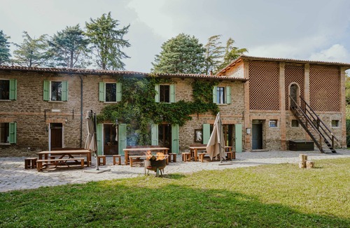 Casola Valsenio House | Vidovina: Farmhouse with Pool - 6 bedrms/19 beds