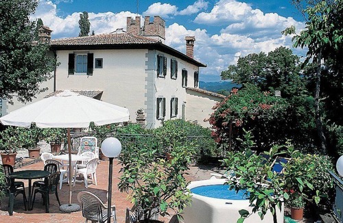 Sagginale Villa | Villa Alfiere, fully refundable with voucher*: A splendid three-story villa situated in a secluded location surrounded by meadows and by green hills, with Free WI-FI.