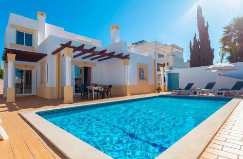 Castelo Villa | Villa Azzurra - com piscina e ping pong em Albufeira