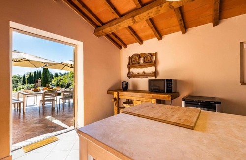 Legoli Villa | Villa Bonriposo with Private Pool, Wi-Fi, and Air Conditioning
