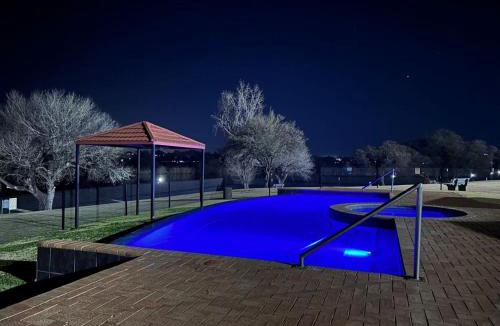 Vanderbijlpark Apartment | Villa by The Vaal River