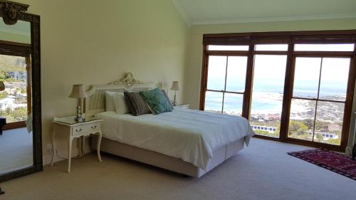 Camps Bay Villa | Villa Camp Bay Views - Stunning!