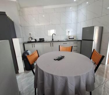 Jan Kempdorp House | Villa Caramia Guest Lodge