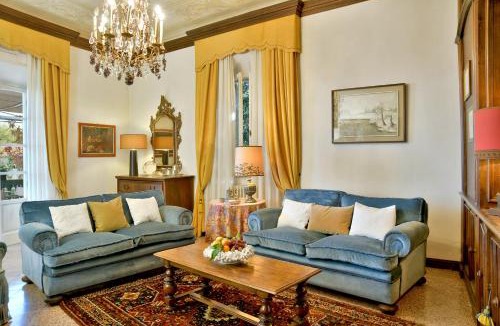 Lari Villa | Villa Carlotta con piscina