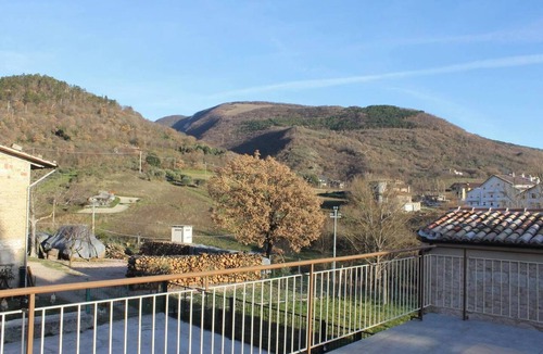Sigillo Apartment | Villa Costanzi: Breezy Terrace On The Cucco