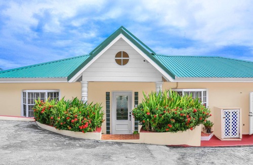 Cap Estate Villa | Villa Decaj - Beautiful 2 bedroom Villa with private pool in Cap Estate