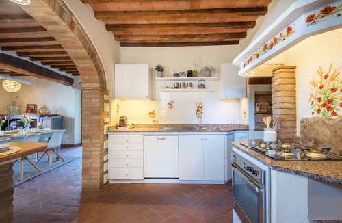 Vertine Villa | "Villa Erbolino" with Private Garden, Outdoor Stone Tub, and Wi-Fi