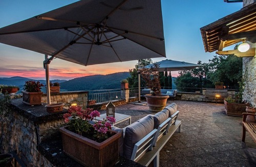 Vertine Villa | "Villa Erbolino" with Private Garden, Outdoor Stone Tub, and Wi-Fi