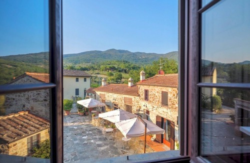 Lubaco Villa | VILLA FIESOLANA - Twelve Bedroom Villa, Sleeps 34