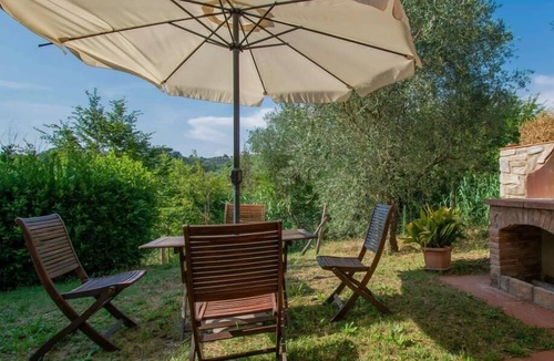 Palaia Villa | Villa Francia Summary