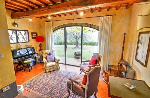 Certaldo House | Villa Gilia E: An elegant two-story independent house surrounded by the greenery, with Free WI-FI.