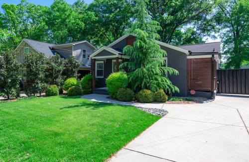 Villa Heights House | Villa Heights Bungalow minutes from NoDa and Uptown
