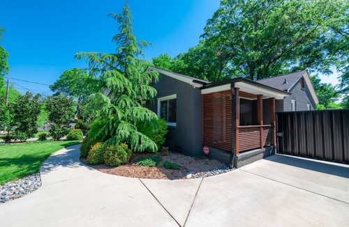 Villa Heights House | Villa Heights Bungalow minutes from NoDa and Uptown