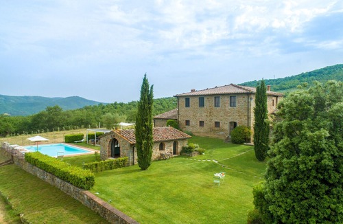 Rapale Villa | Villa il Borgo
