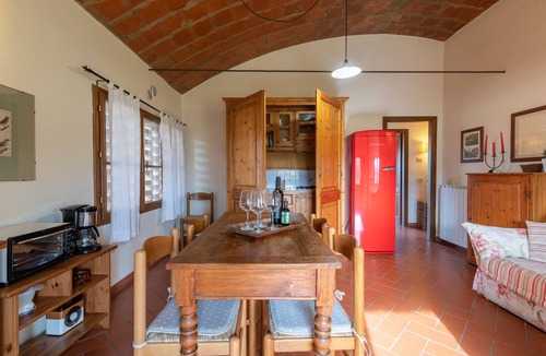 Bucine Villa | Villa 'Il Fienile Il Sole Verde' with Shared Pool and Wi-Fi