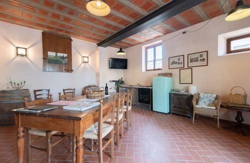 Bucine Villa | Villa 'Il Fienile Il Sole Verde' with Shared Pool and Wi-Fi