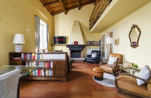 Twist Villa | Villa Il Poggiolino Luxury Tuscan Villa with Garden and Panoramic Views
